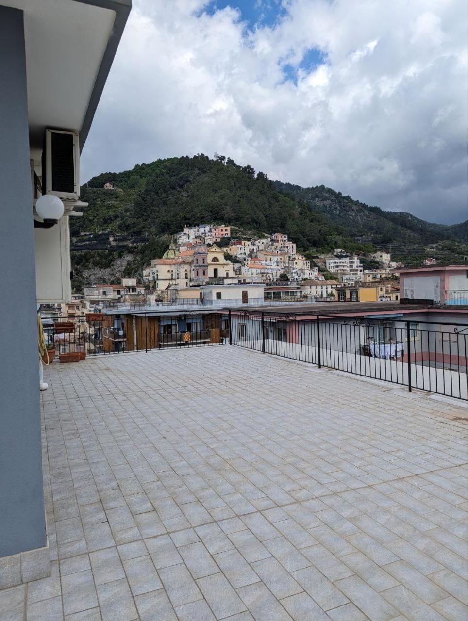 Piccolo Appartamento Con Grande Terrazzo Panoramico Maiori Esterno foto