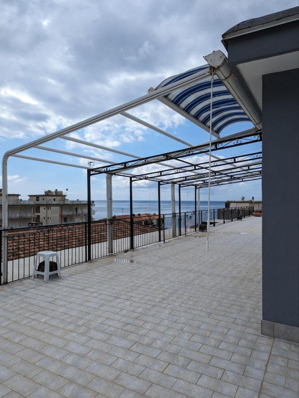 Piccolo Appartamento Con Grande Terrazzo Panoramico Maiori Esterno foto